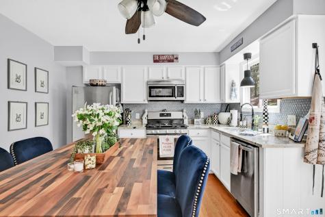 5 Hampton Park Branford CT 06405