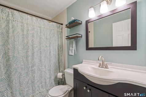 6 River Mead Avon CT 06001