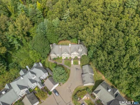 6 River Mead Avon CT 06001