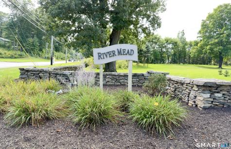 6 River Mead Avon CT 06001