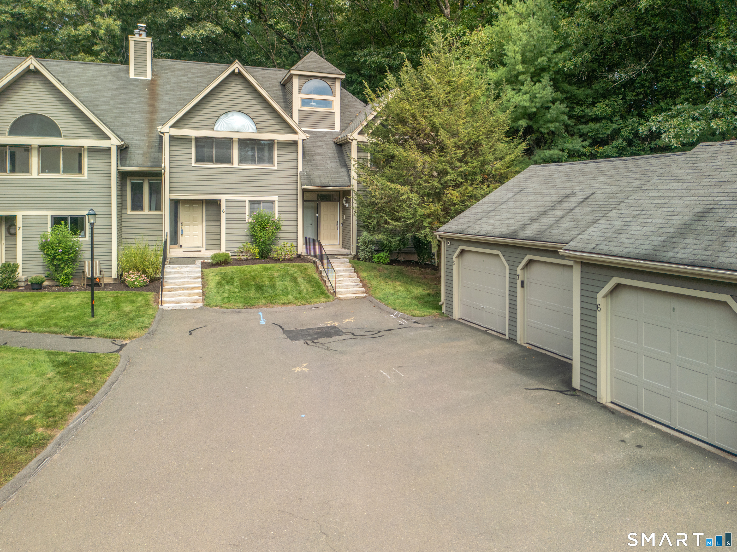 6 River Mead Avon CT 06001