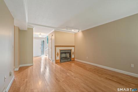 6 River Mead Avon CT 06001
