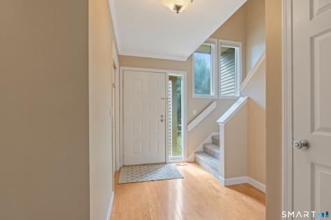 6 River Mead Avon CT 06001