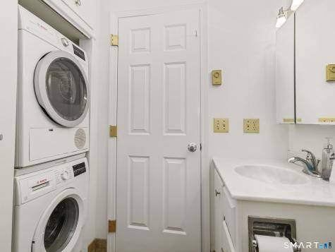 6 Sandgate Circle Madison CT 06443