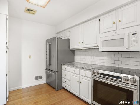6 Sandgate Circle Madison CT 06443