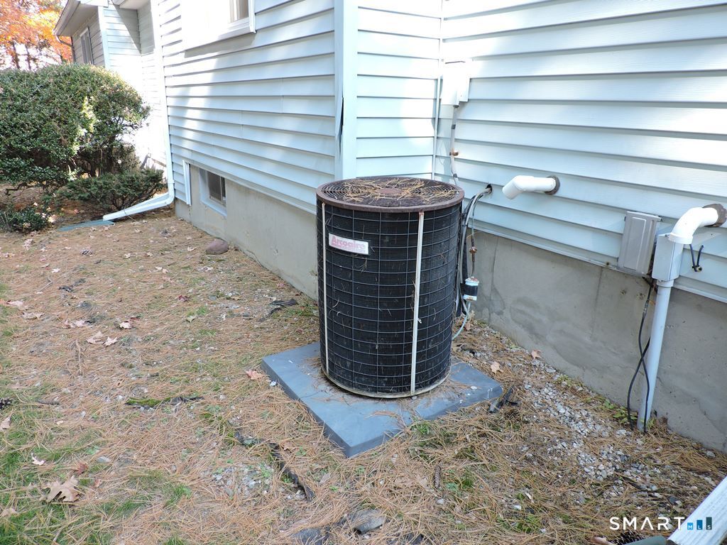 11 Kevin Drive East Windsor CT 06088