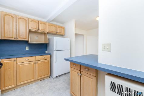 47 Arnold Way West Hartford CT 06119