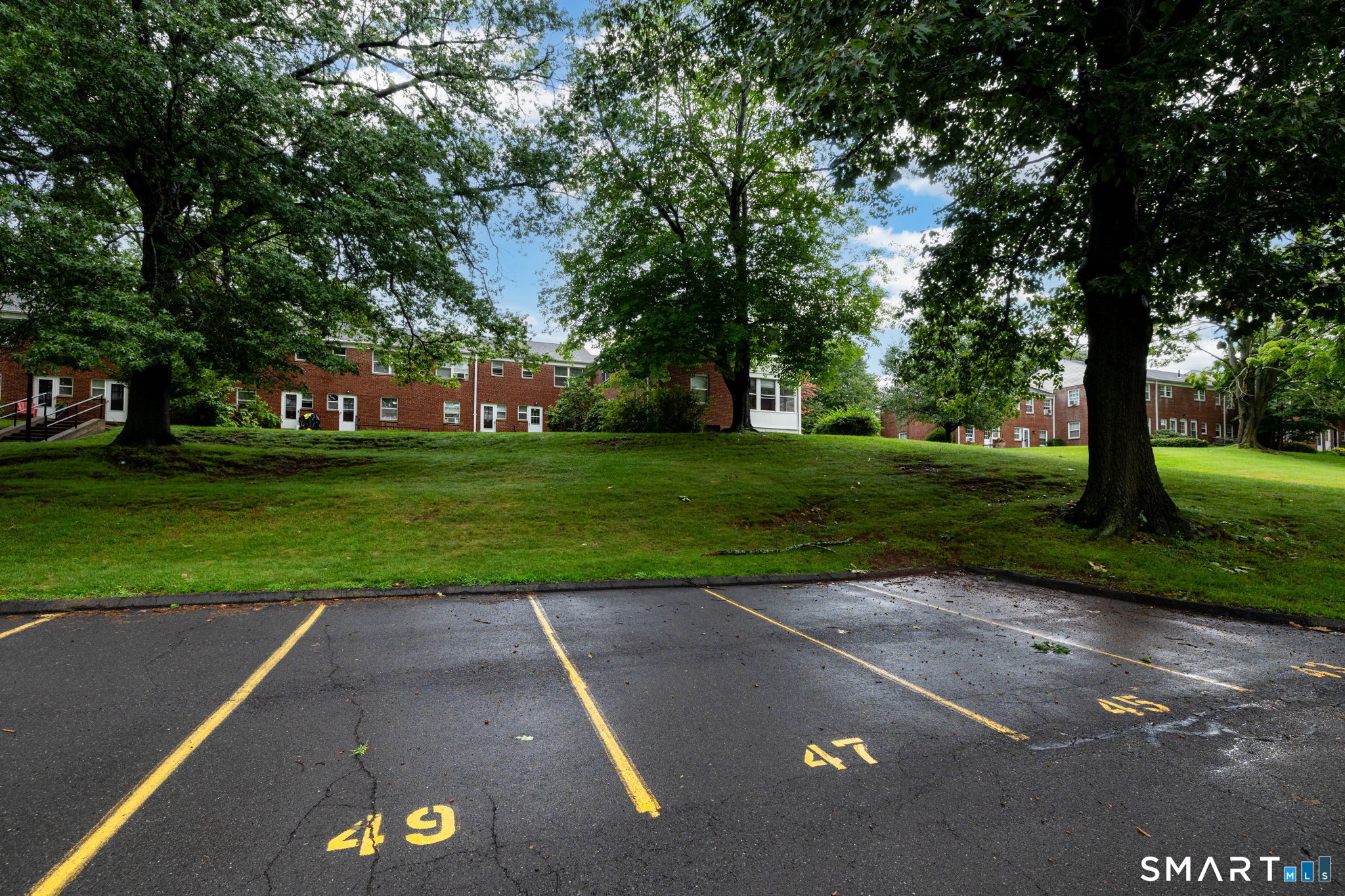 47 Arnold Way West Hartford CT 06119