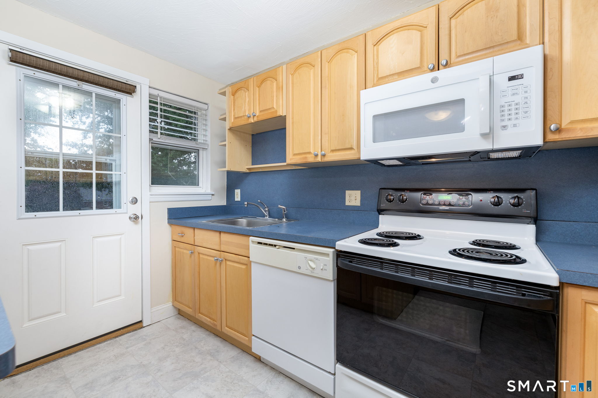 47 Arnold Way West Hartford CT 06119
