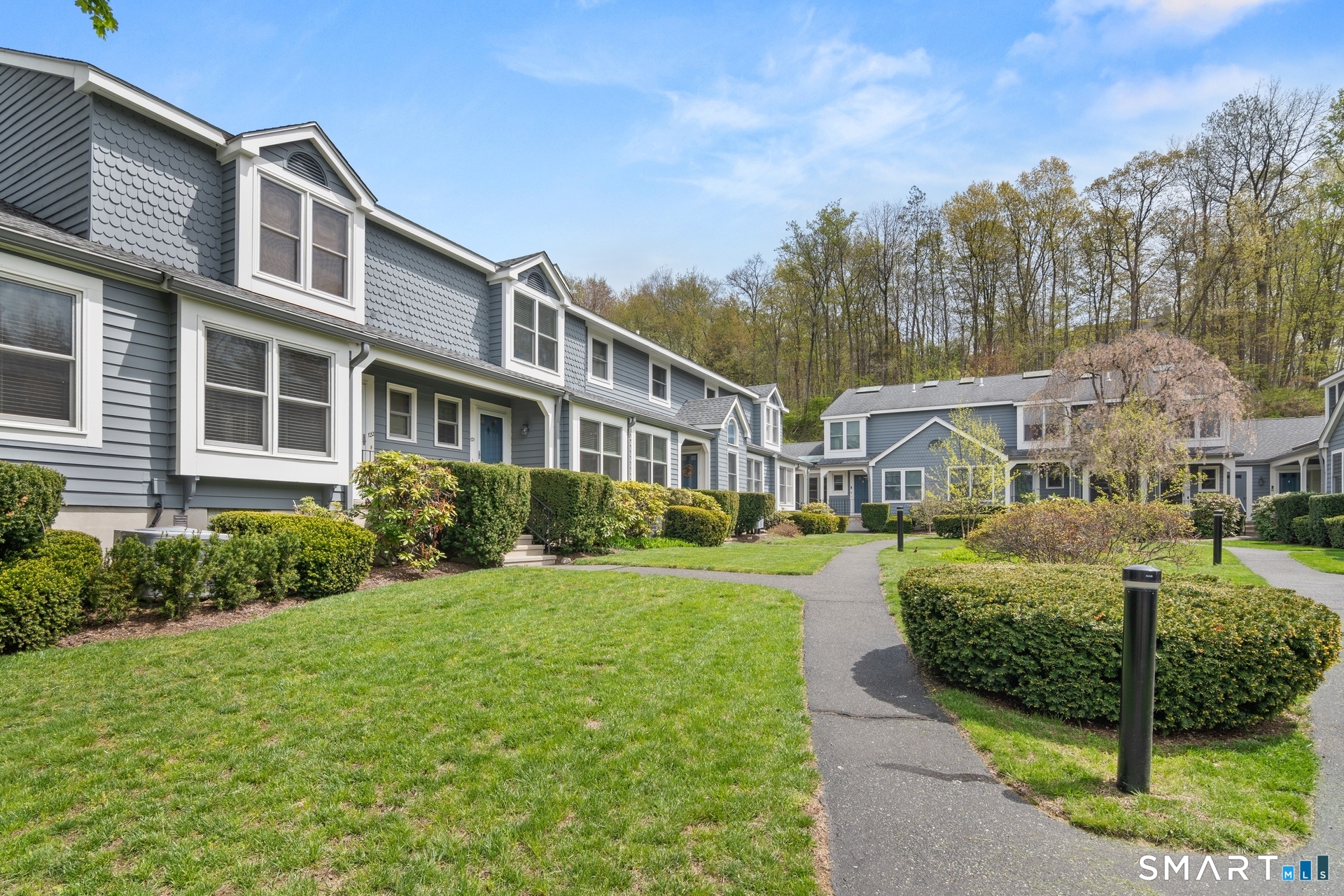 121 Fawn Ridge Lane Norwalk CT 06851