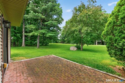 12 Sycamore Lane Avon CT 06001