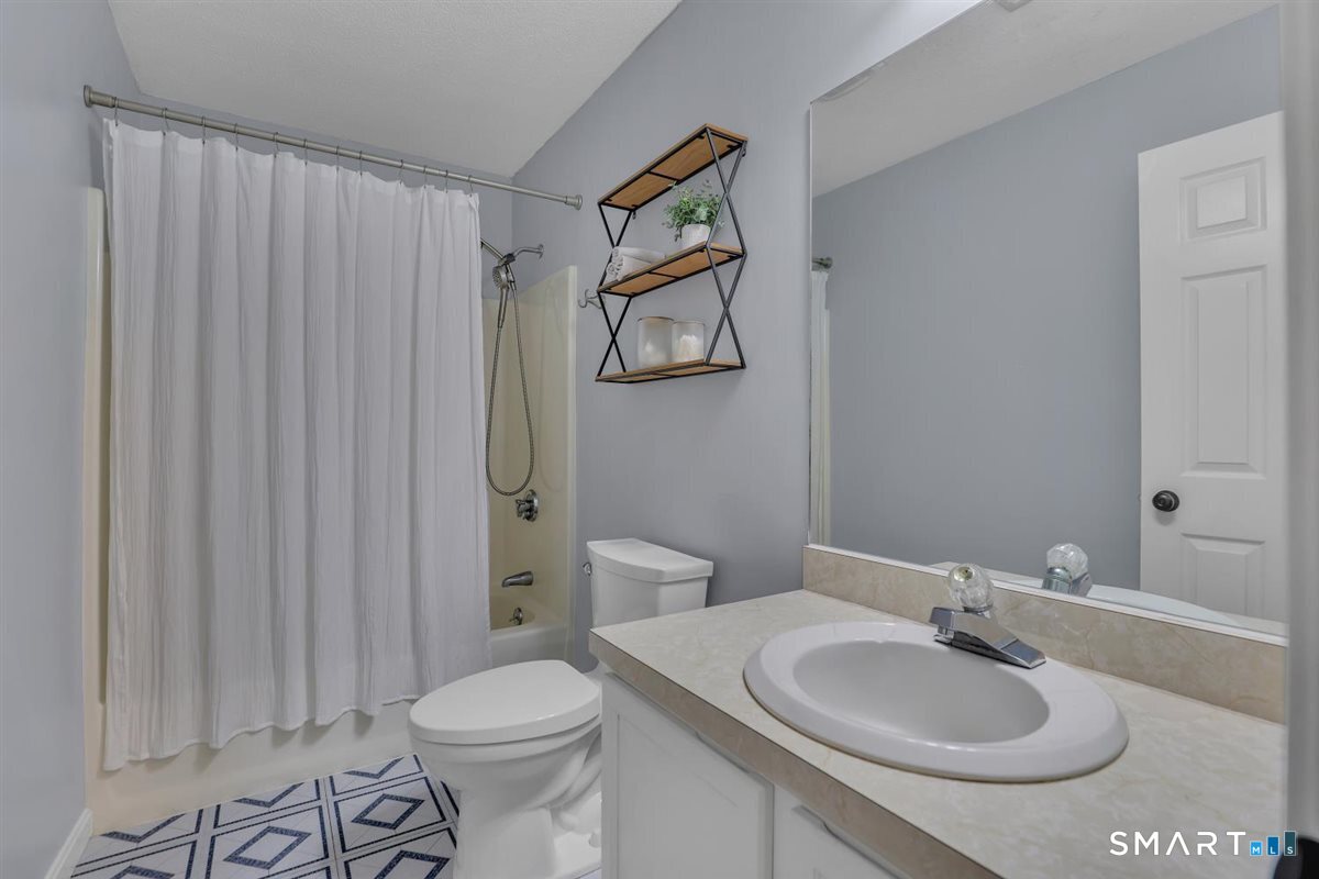4 Riverview Drive East Windsor CT 06088