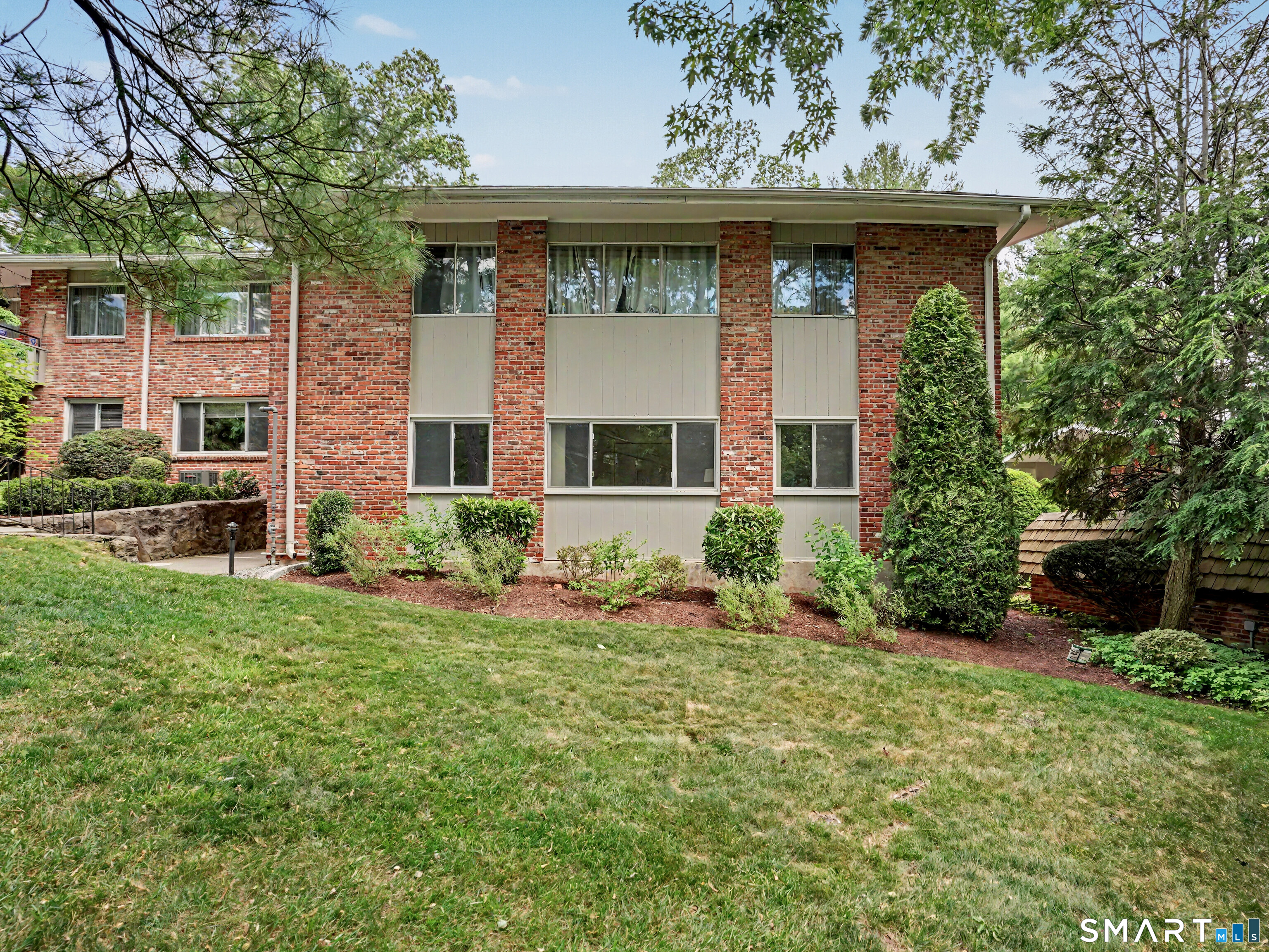 18 Southport Woods Drive Fairfield CT 06890