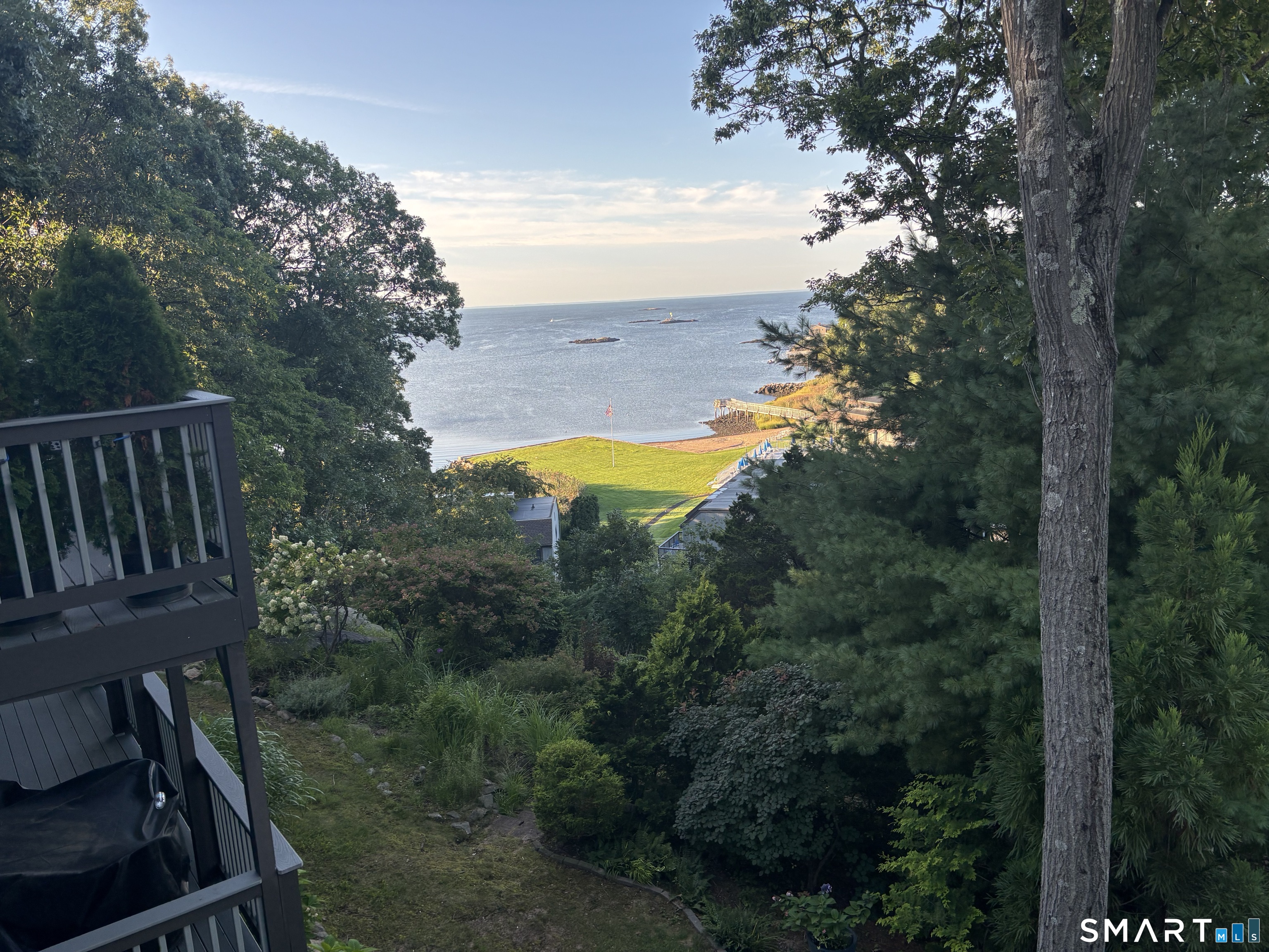 24 Harbour Village Branford CT 06405