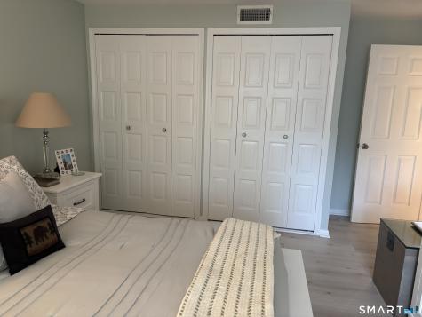24 Harbour Village Branford CT 06405