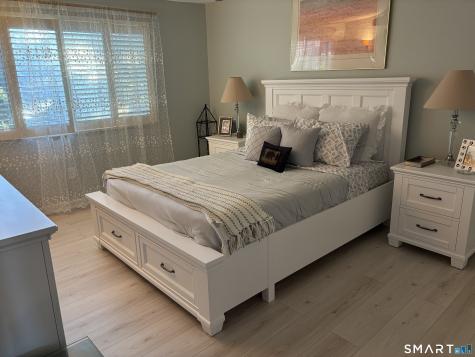 24 Harbour Village Branford CT 06405