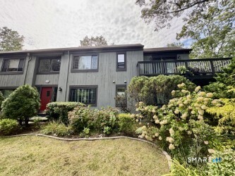 24 Harbour Village Branford CT 06405