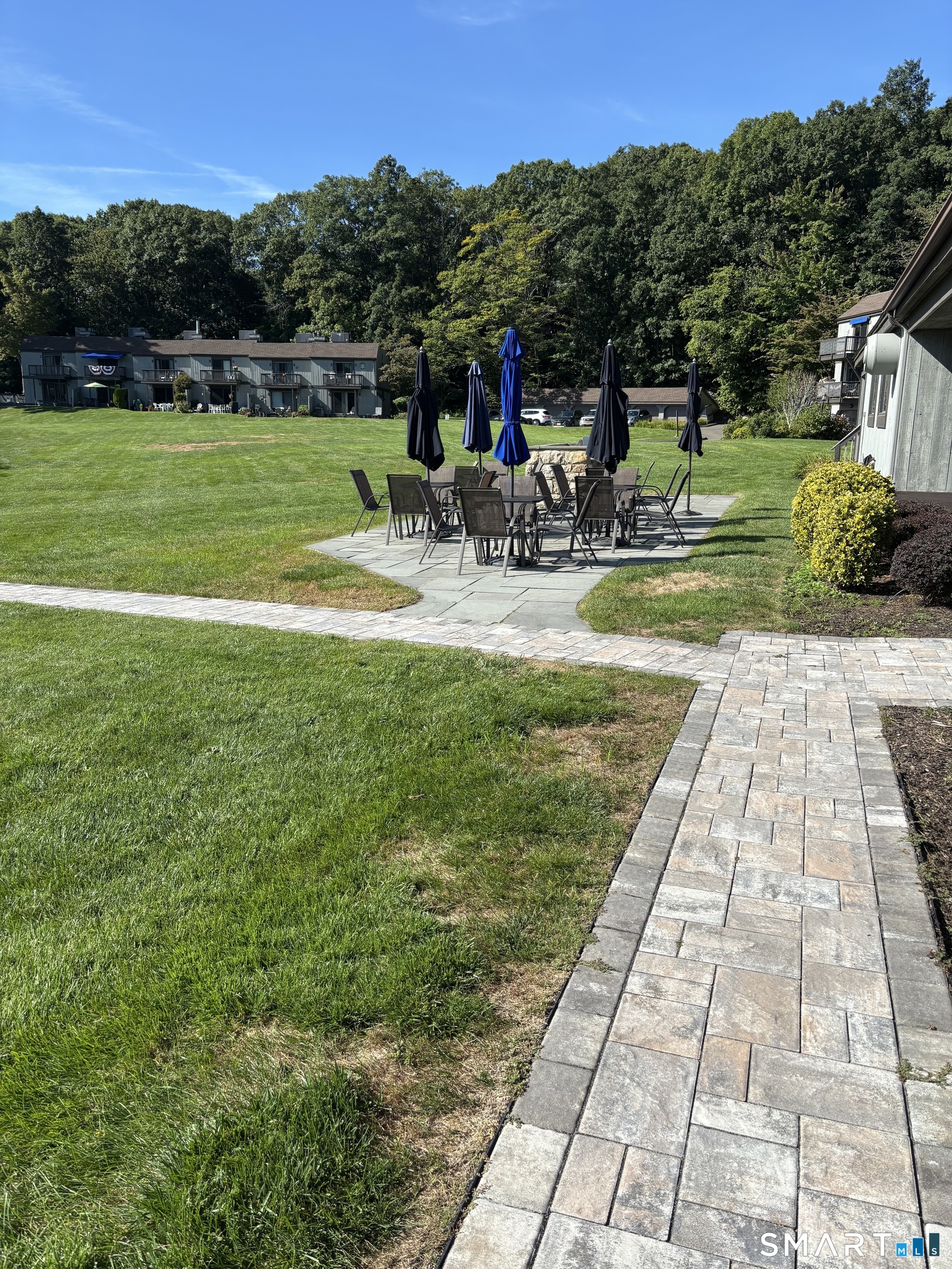 24 Harbour Village Branford CT 06405
