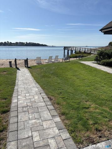 24 Harbour Village Branford CT 06405