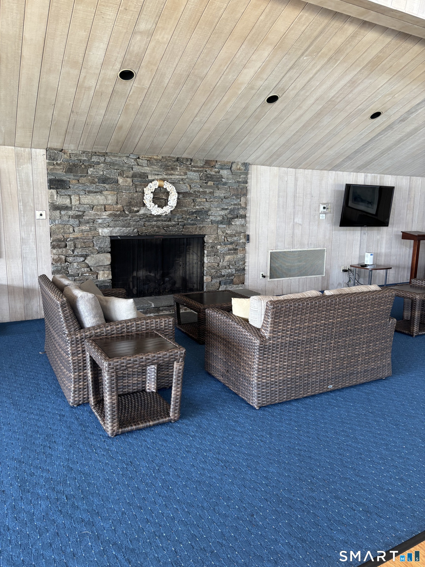 24 Harbour Village Branford CT 06405