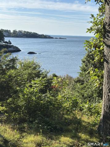 24 Harbour Village Branford CT 06405