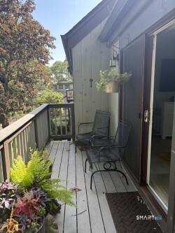 24 Harbour Village Branford CT 06405