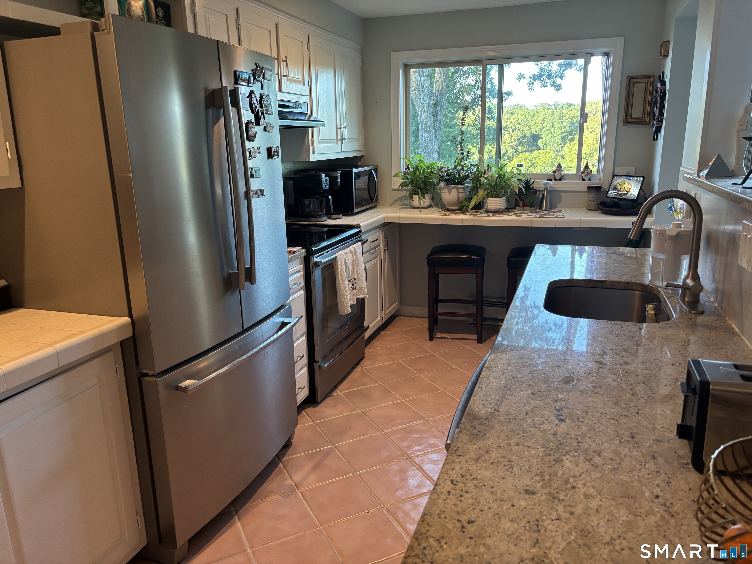 24 Harbour Village Branford CT 06405