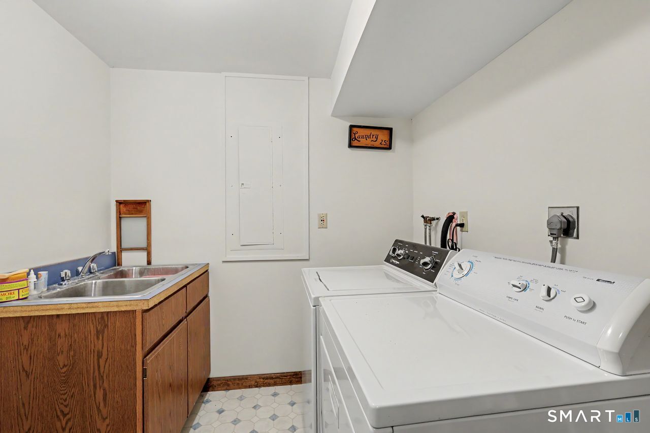 55 Jardin Circle Shelton CT 06484