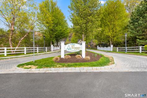 16 Hunting Ridge Lane Bethel CT 06801