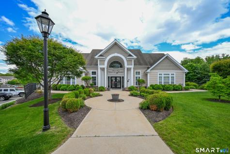 1011 Brookside Court Newtown CT 06470