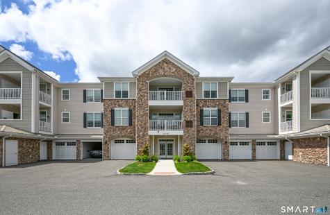 1011 Brookside Court Newtown CT 06470