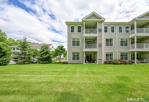 1011 Brookside Court Newtown CT 06470