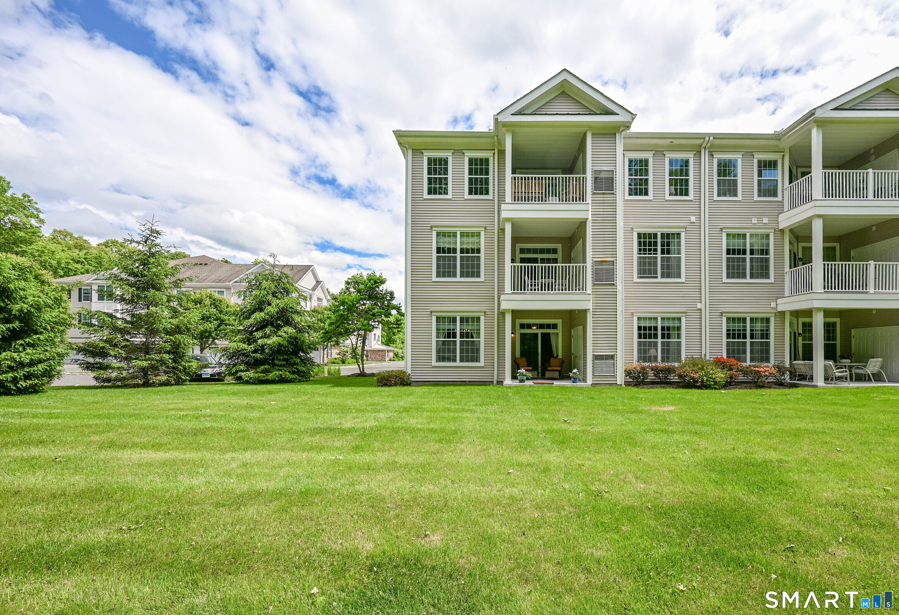 1011 Brookside Court Newtown CT 06470