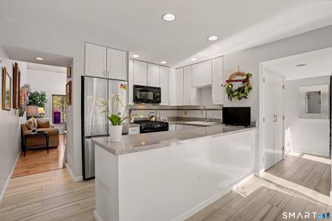 603 Plymouth Colony Branford CT 06405