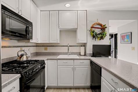 603 Plymouth Colony Branford CT 06405