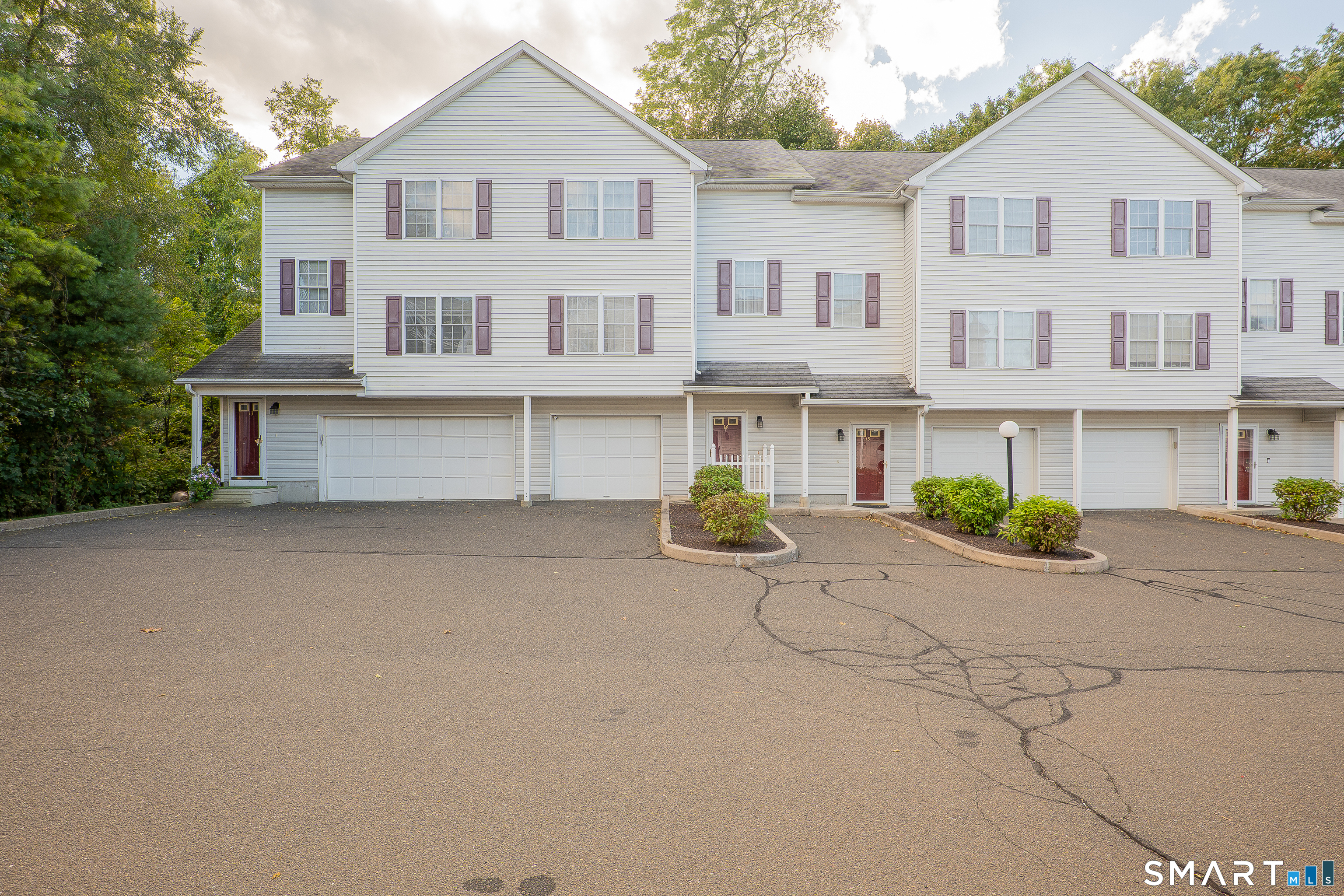 11 Mannions Lane Danbury CT 06810