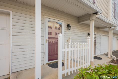 11 Mannions Lane Danbury CT 06810