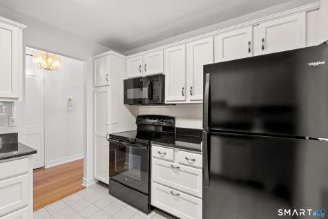 887 Farmington Avenue West Hartford CT 06119
