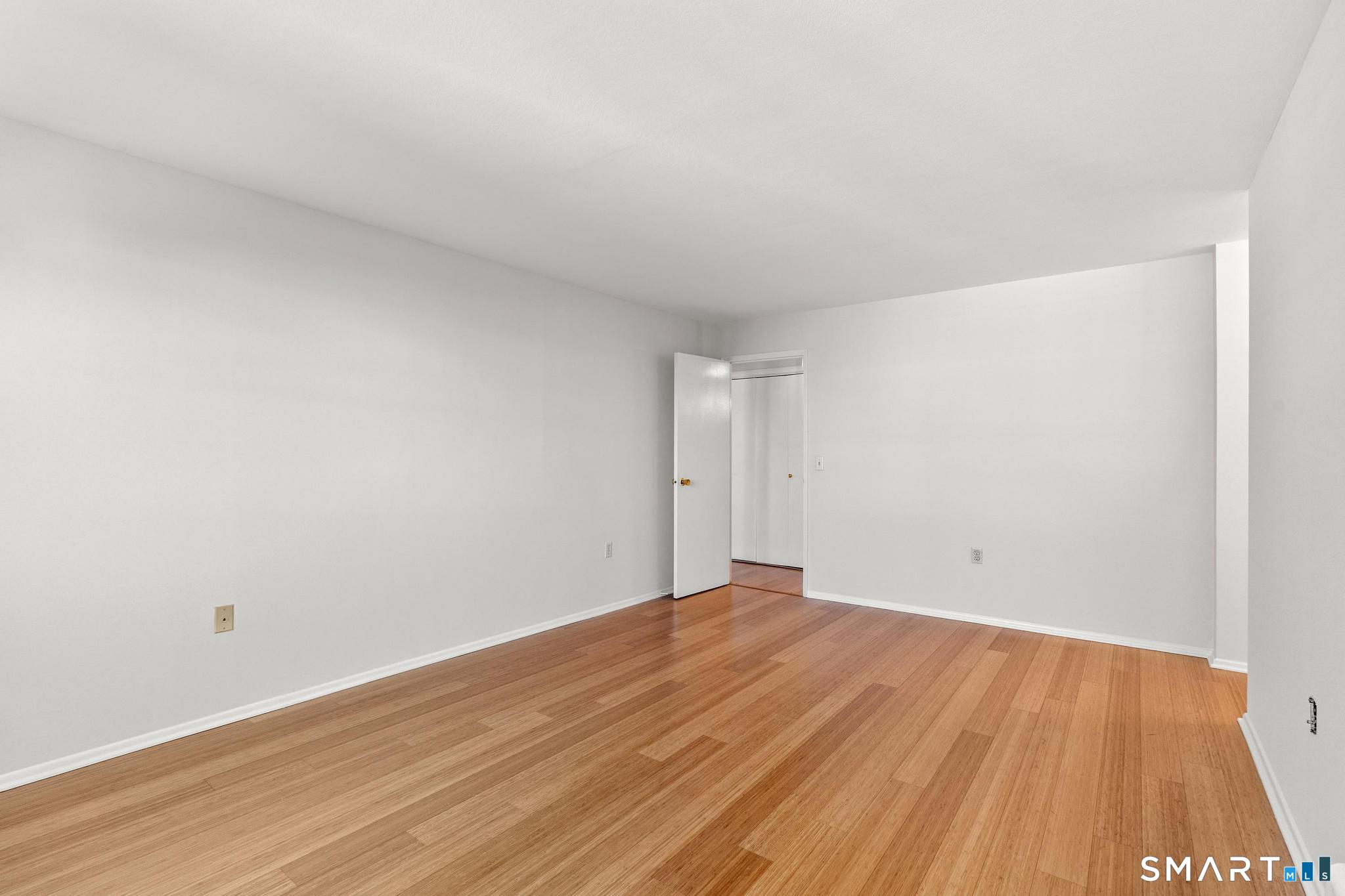 887 Farmington Avenue West Hartford CT 06119