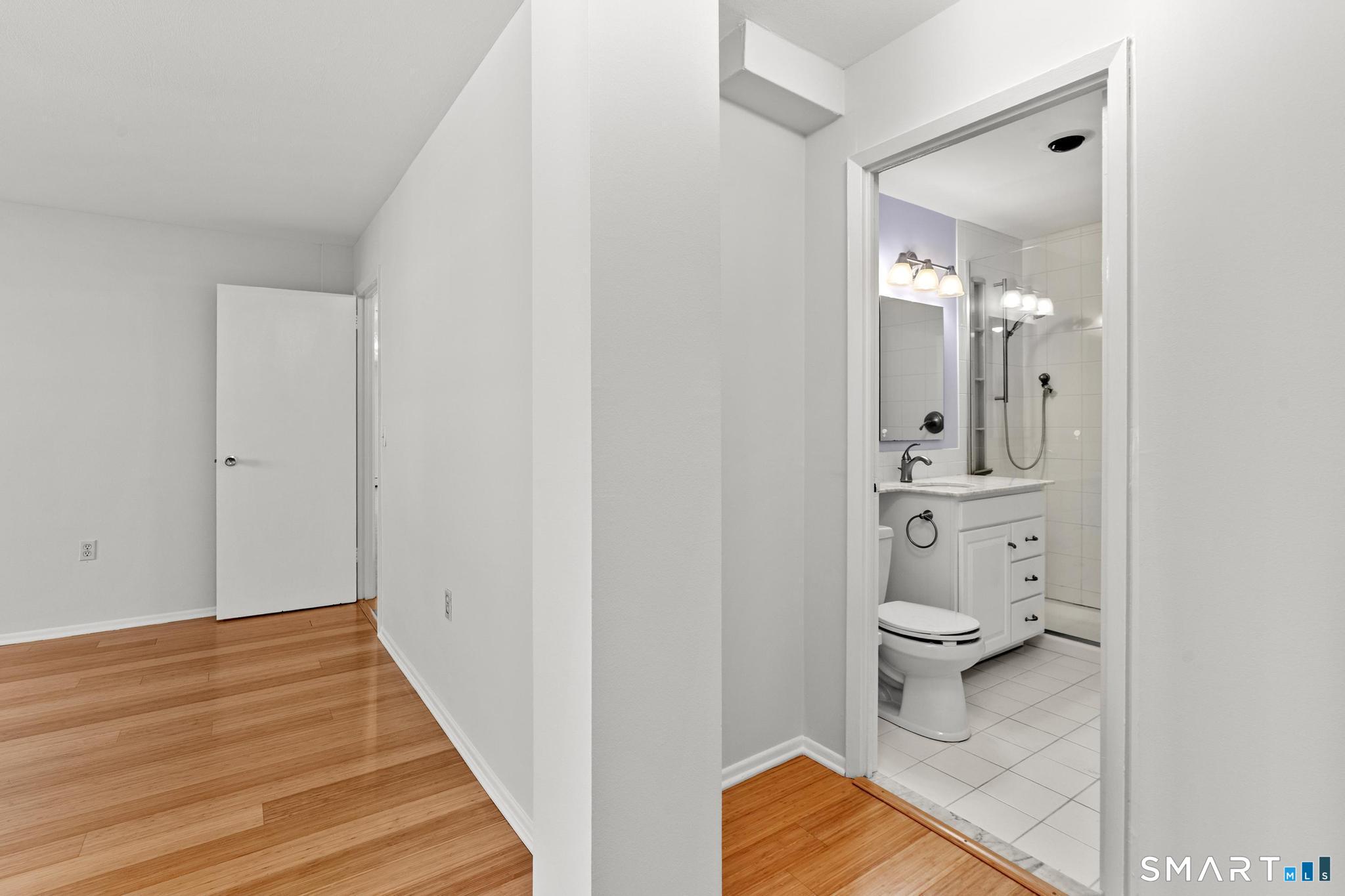 887 Farmington Avenue West Hartford CT 06119