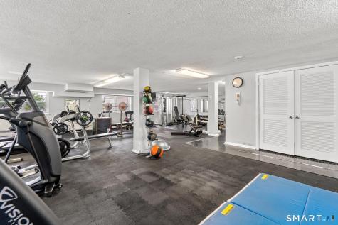 887 Farmington Avenue West Hartford CT 06119