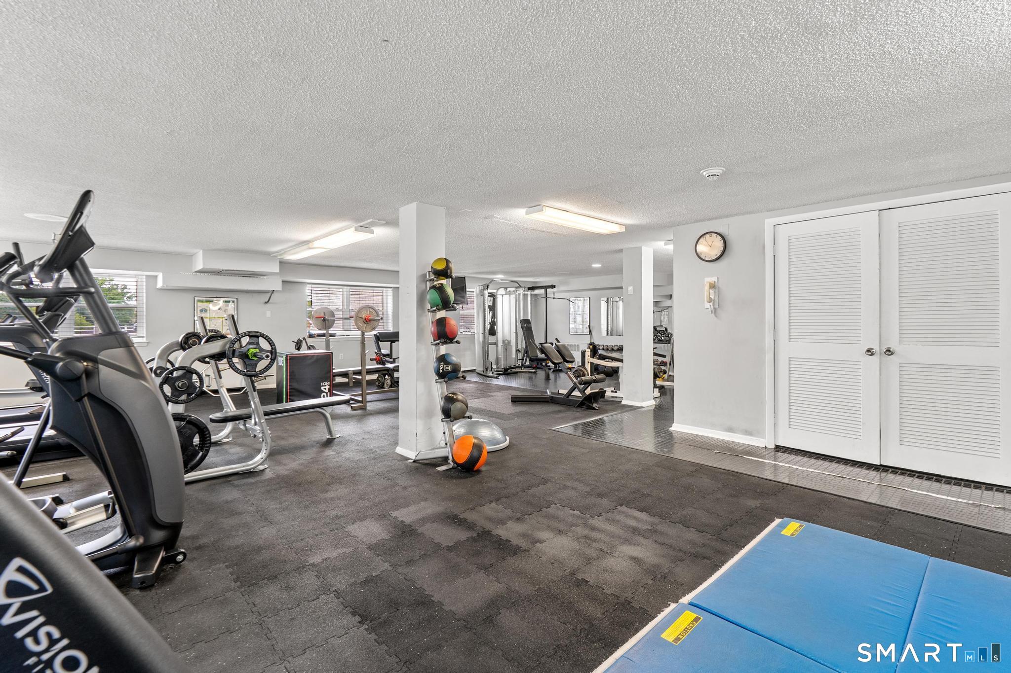 887 Farmington Avenue West Hartford CT 06119