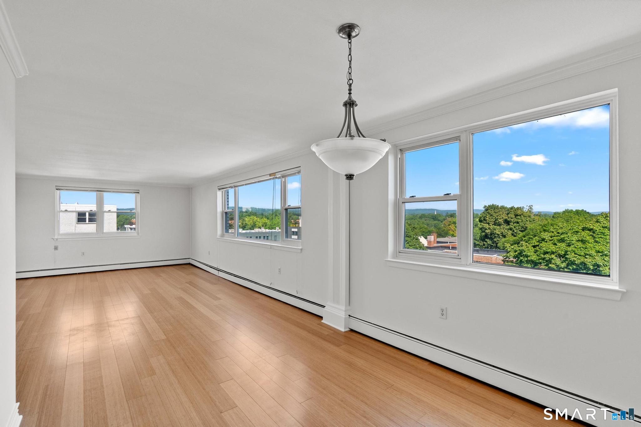 887 Farmington Avenue West Hartford CT 06119