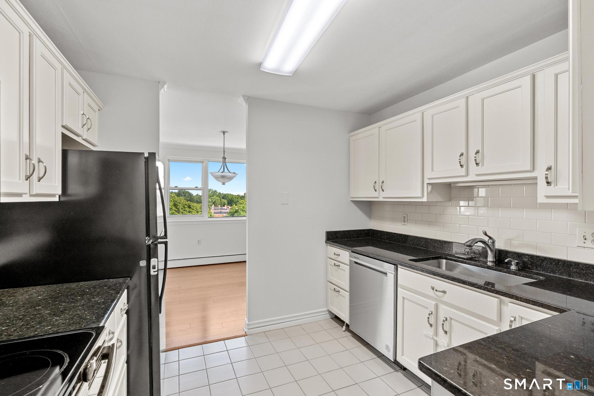 887 Farmington Avenue West Hartford CT 06119