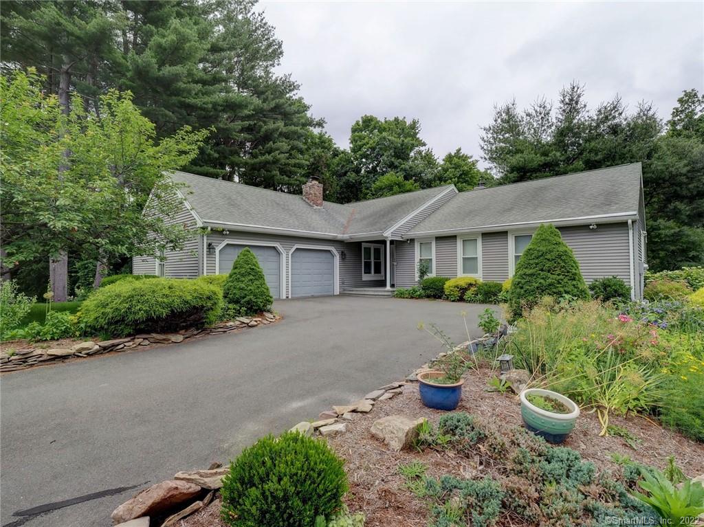 12 Winged Foot Court Cheshire CT 06410