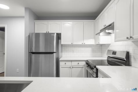 468 Main Street East Lyme CT 06357