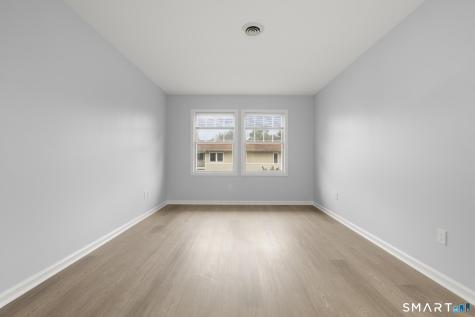 468 Main Street East Lyme CT 06357