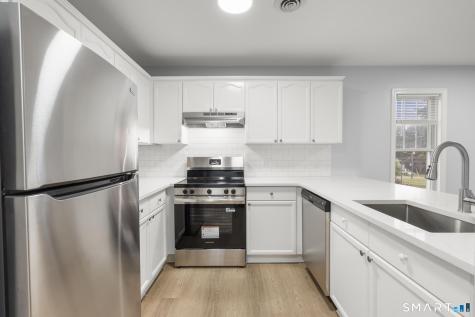 468 Main Street East Lyme CT 06357