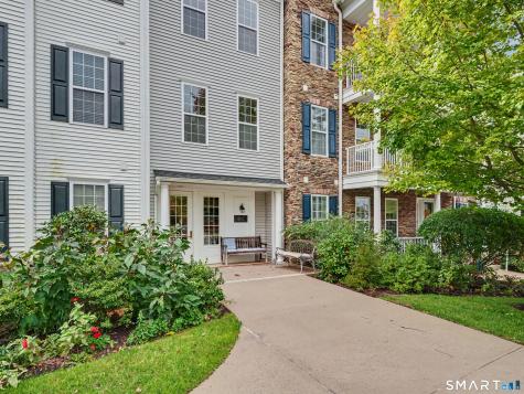 1 Rivington Way Danbury CT 06810