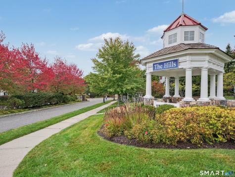 1 Rivington Way Danbury CT 06810